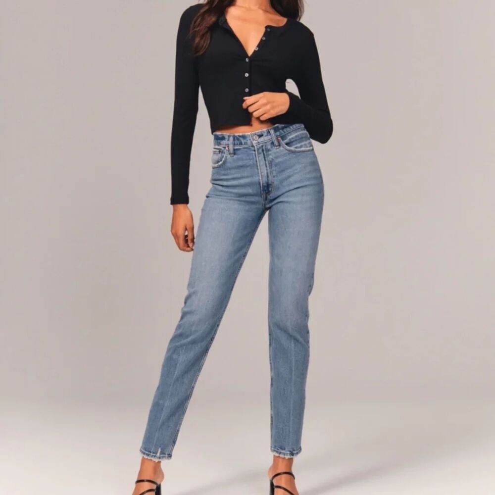 Abercrombie High Rise The Mom Jean 8 NWT